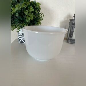 Sunbeam Mixmaster Model 7 Glasbake Milk Glass Mixer Bowl Vintage 1940s with pour